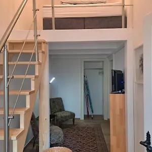 Ruhige Art-garconniere Mit Balkon Apartment